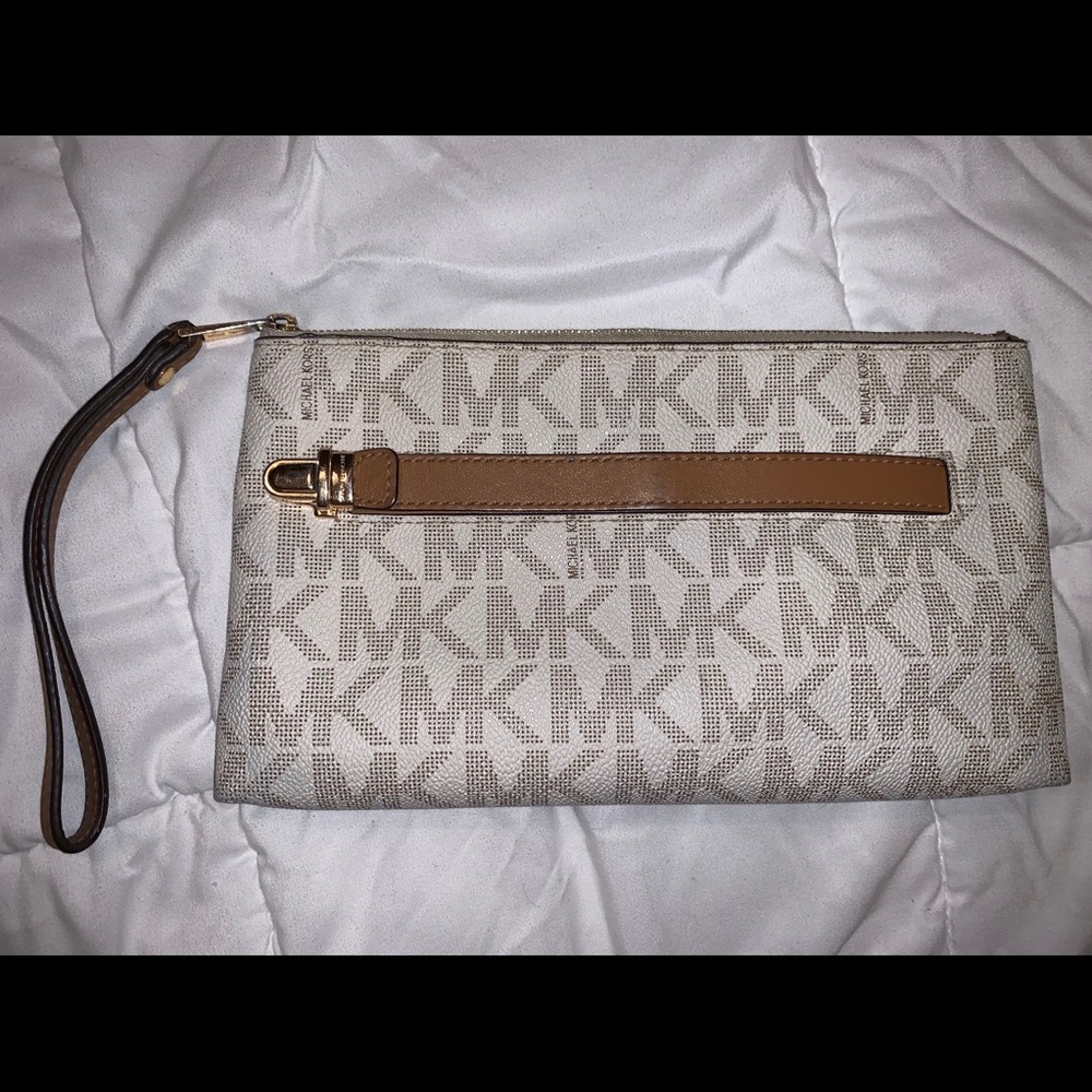 Michael Kors Signature Wristlet